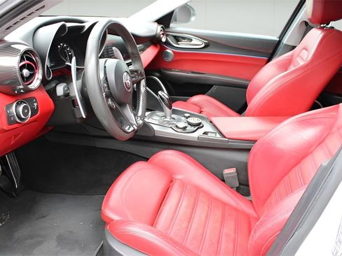 Used 2018 Alfa Romeo Giulia Ti image 8