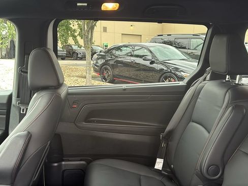 Used 2025 Honda Odyssey Sport-L image 29
