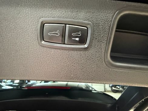 Used 2021 Porsche Macan AWD/4WD image 34
