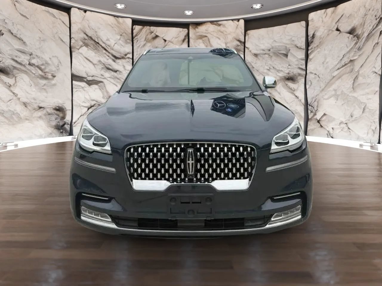 Used 2021 Lincoln Aviator Black Label w/ Dynamic Handling Package AWD/4WD image 2