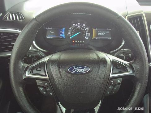 Used 2020 Ford Edge Titanium w/ Equipment Group 301A image 11