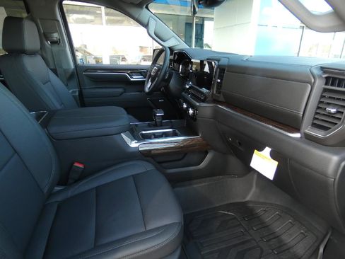 New 2026 GMC Sierra 1500 Elevation w/ Elevation Premium Package AWD/4WD image 17