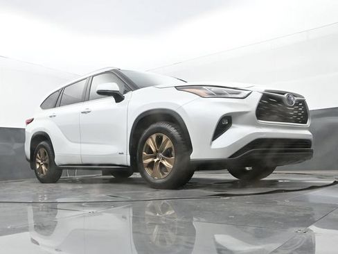 Used 2023 Toyota Highlander Bronze Edition AWD/4WD image 26