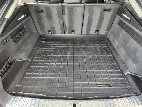 Used 2019 Audi Q8 Prestige w/ Luxury Package image 35