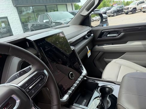 New 2026 GMC Yukon Elevation AWD/4WD image 15