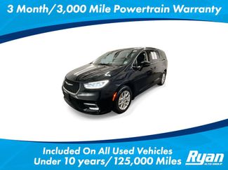 Used 2024 Chrysler Pacifica Touring-L video 1