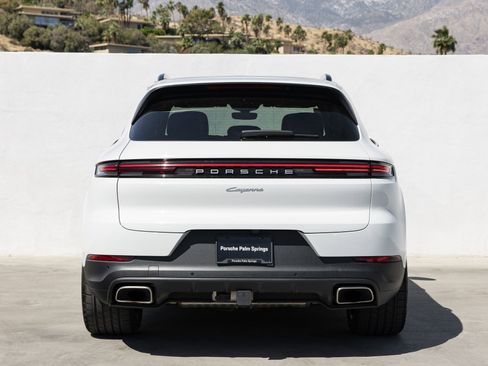 Certified 2025 Porsche Cayenne image 6