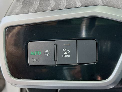 Used 2024 Audi A6 Premium Plus image 17