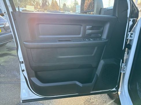 Used 2024 RAM 3500 Tradesman w/ Chrome Appearance Group image 15