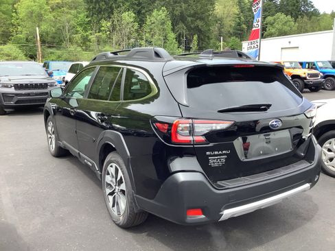 Used 2025 Subaru Outback Limited AWD/4WD image 3