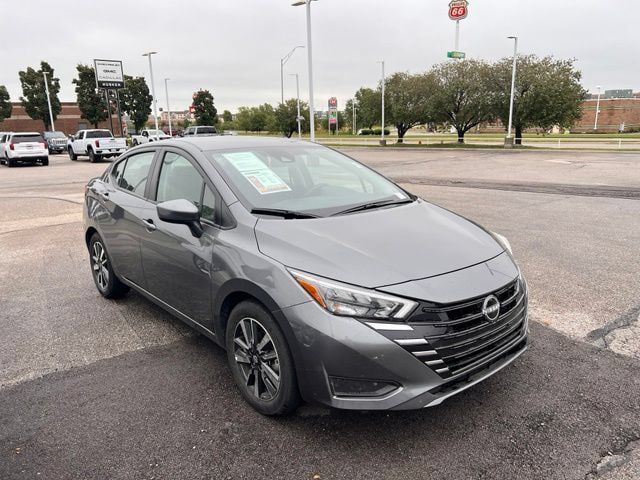 Used 2025 Nissan Versa SV FWD image 1