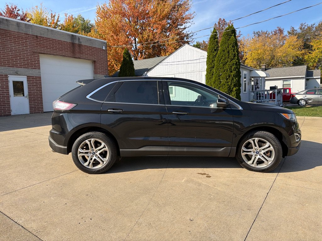 Used 2018 Ford Edge Titanium AWD/4WD image 4