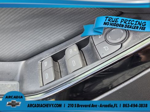 Used 2025 Chevrolet Equinox LT FWD image 14