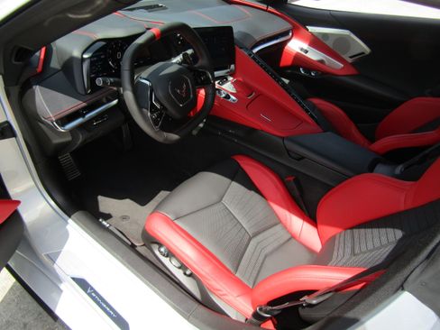 Used 2024 Chevrolet Corvette Stingray Preferred Cpe w/ Z51 Performance Package RWD image 10