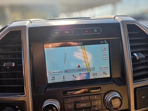 Used 2018 Ford F150 Lariat w/ Equipment Group 502A Luxury AWD/4WD image 20