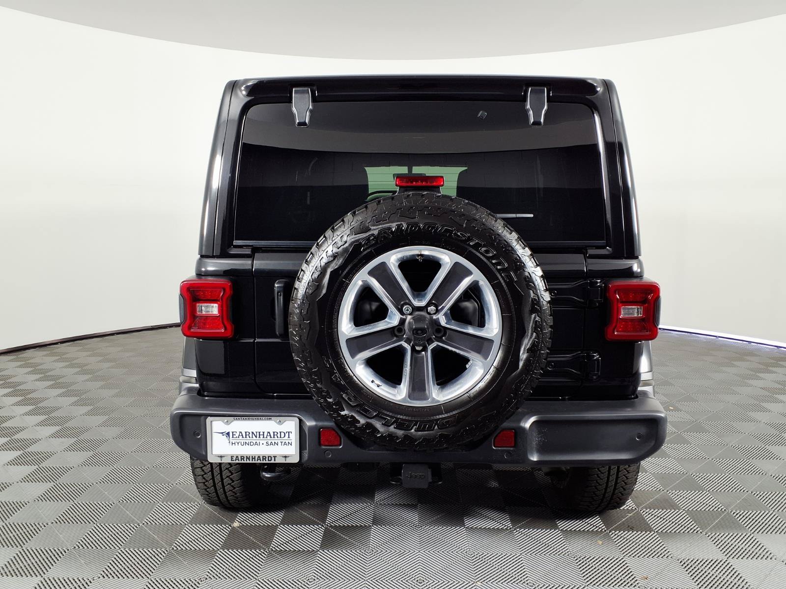 Used 2021 Jeep Wrangler Unlimited Sahara AWD/4WD image 5