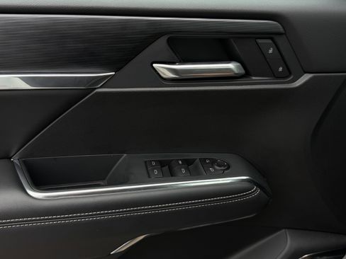 Used 2025 GMC Acadia Elevation FWD image 27