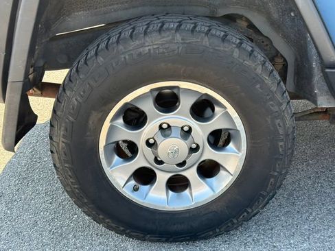 Used 2011 Toyota FJ Cruiser 4WD w/ Upgrade Pkg image 35