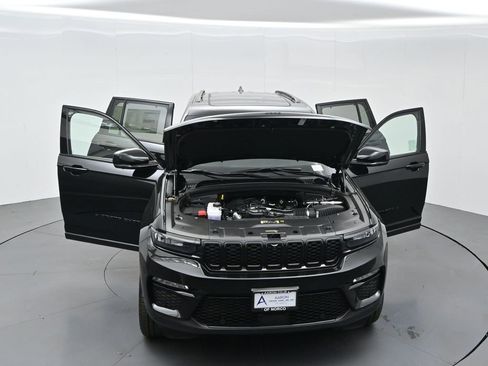 New 2025 Jeep Grand Cherokee Limited w/ Luxury Tech Group II image 36