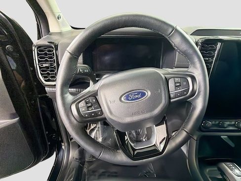 Used 2024 Ford Ranger Lariat w/ FX4 Off-Road Package AWD/4WD image 13