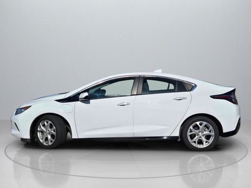 Used 2017 Chevrolet Volt Premier w/ Driver Confidence Package image 4