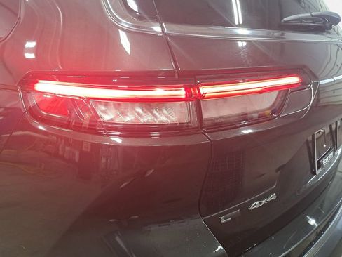 Certified 2023 Jeep Grand Cherokee L Limited image 36