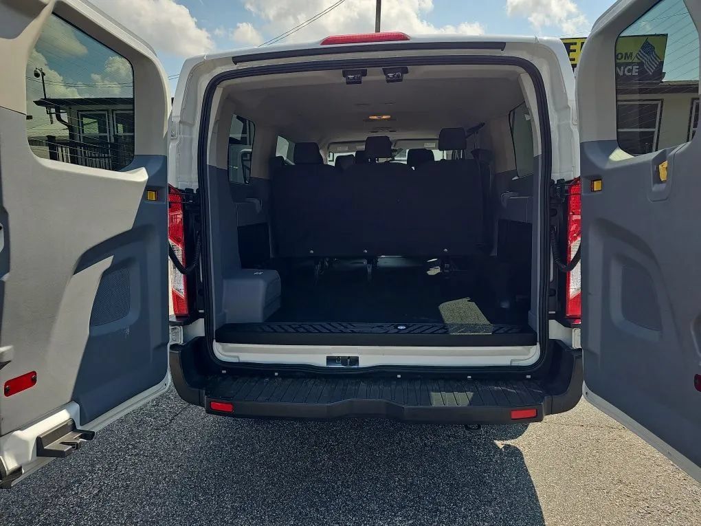 Used 2019 Ford Transit 150 XL RWD image 17