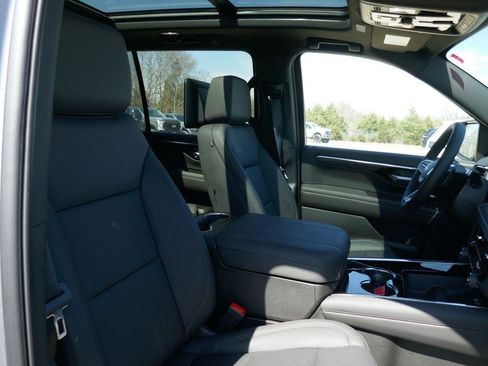 New 2026 Chevrolet Suburban Z71 w/ Z71 Off-Road Package AWD/4WD image 9