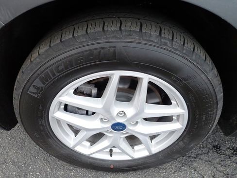 Used 2022 Ford Edge SEL w/ Convenience Package image 12