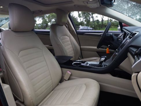 Used 2013 Ford Fusion SE FWD image 16