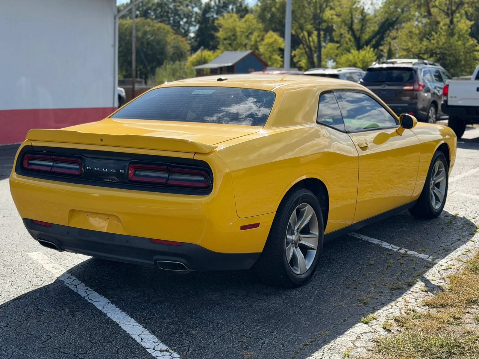 Used 2018 Dodge Challenger SXT w/ Driver Convenience Group RWD image 5