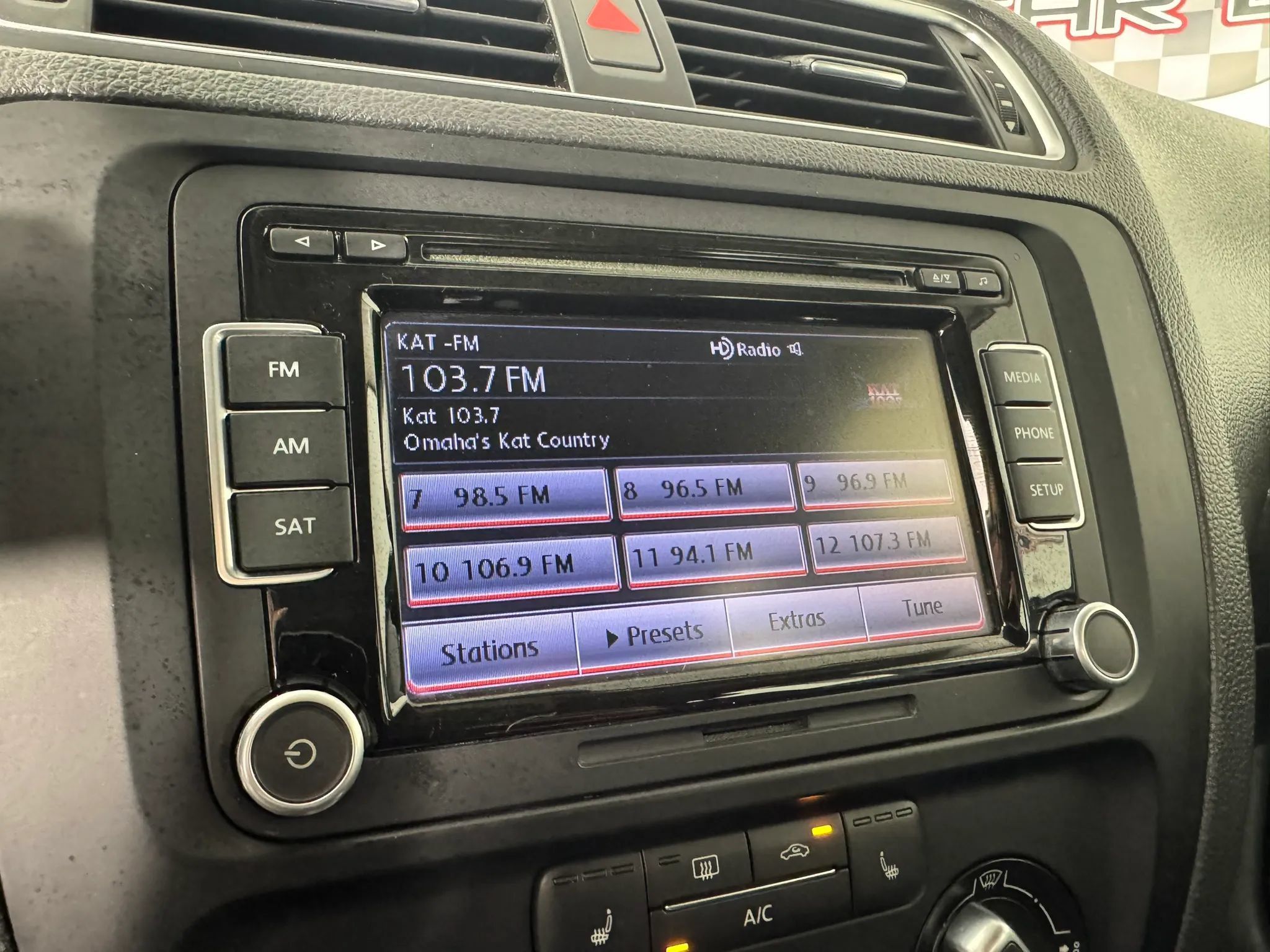 Used 2014 Volkswagen Jetta SE FWD image 17