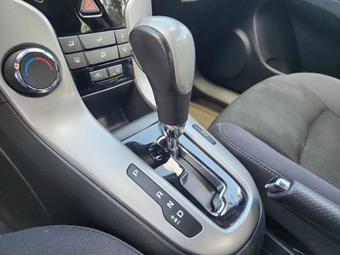 Used 2014 Chevrolet Cruze LT FWD image 14
