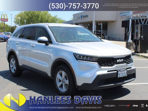 Used 2022 Kia Sorento LX AWD/4WD image 5