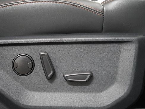 Used 2025 Ford Expedition Active AWD/4WD image 26