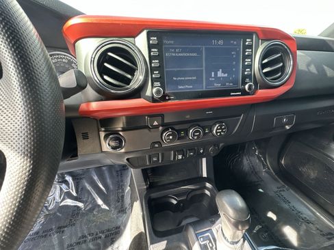 Used 2020 Toyota Tacoma SR5 image 24