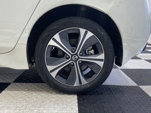 Used 2022 Nissan Leaf SV Plus image 10