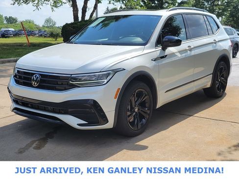 Used 2024 Volkswagen Tiguan SE R-Line FWD image 7
