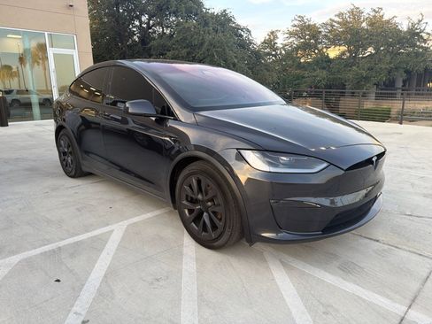 Used 2024 Tesla Model X AWD/4WD image 3