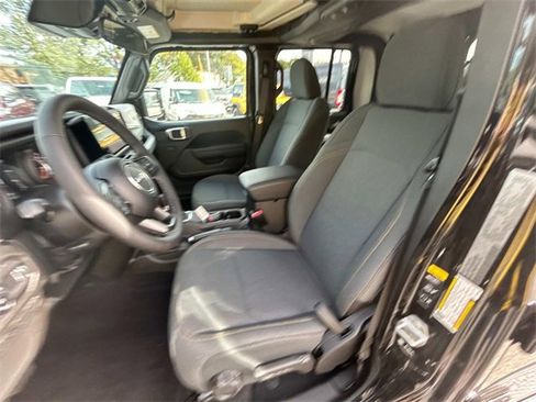 New 2025 Jeep Gladiator Sport image 8