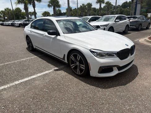 Used 2018 BMW 750i RWD image 12