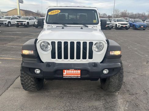 Used 2020 Jeep Gladiator Sport w/ Quick Order Package 24S image 9