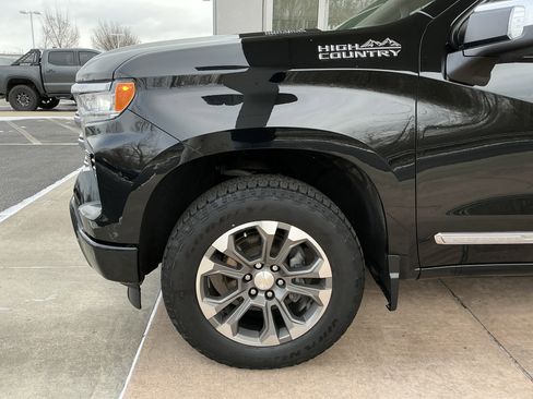 Used 2023 Chevrolet Silverado 1500 High Country image 25