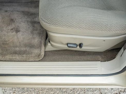 Used 2005 Dodge Grand Caravan SE w/ Popular Equipment Group I image 18