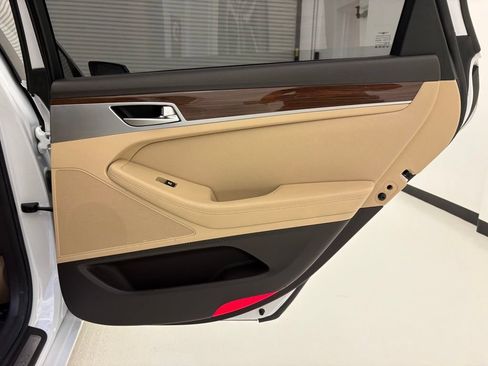 Used 2019 Genesis G80 3.8 RWD image 33