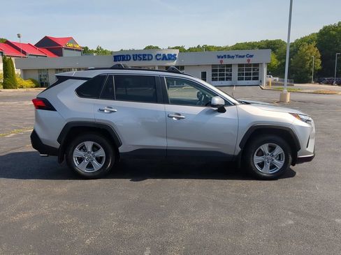 Used 2025 Toyota RAV4 XLE w/ Convenience Package AWD/4WD image 3