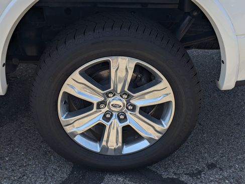 Used 2018 Ford F150 Platinum w/ Equipment Group 701A Luxury AWD/4WD image 7