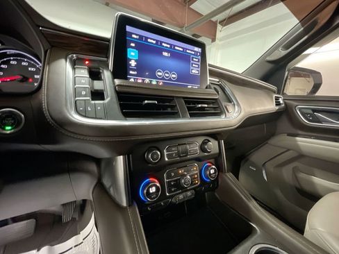 Used 2021 Chevrolet Tahoe Z71 w/ Luxury Package image 17