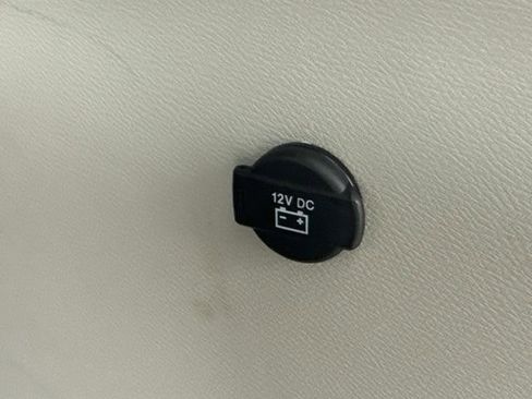 Used 2024 Chrysler Pacifica Touring-L FWD image 31