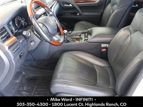 Used 2017 Lexus LX 570 4WD w/ Luxury Package image 7